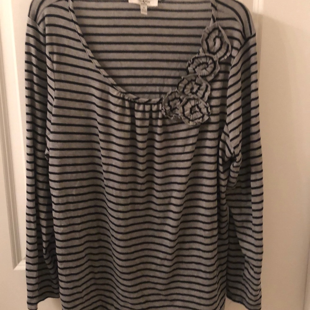 Women’s 1x gray striped top
